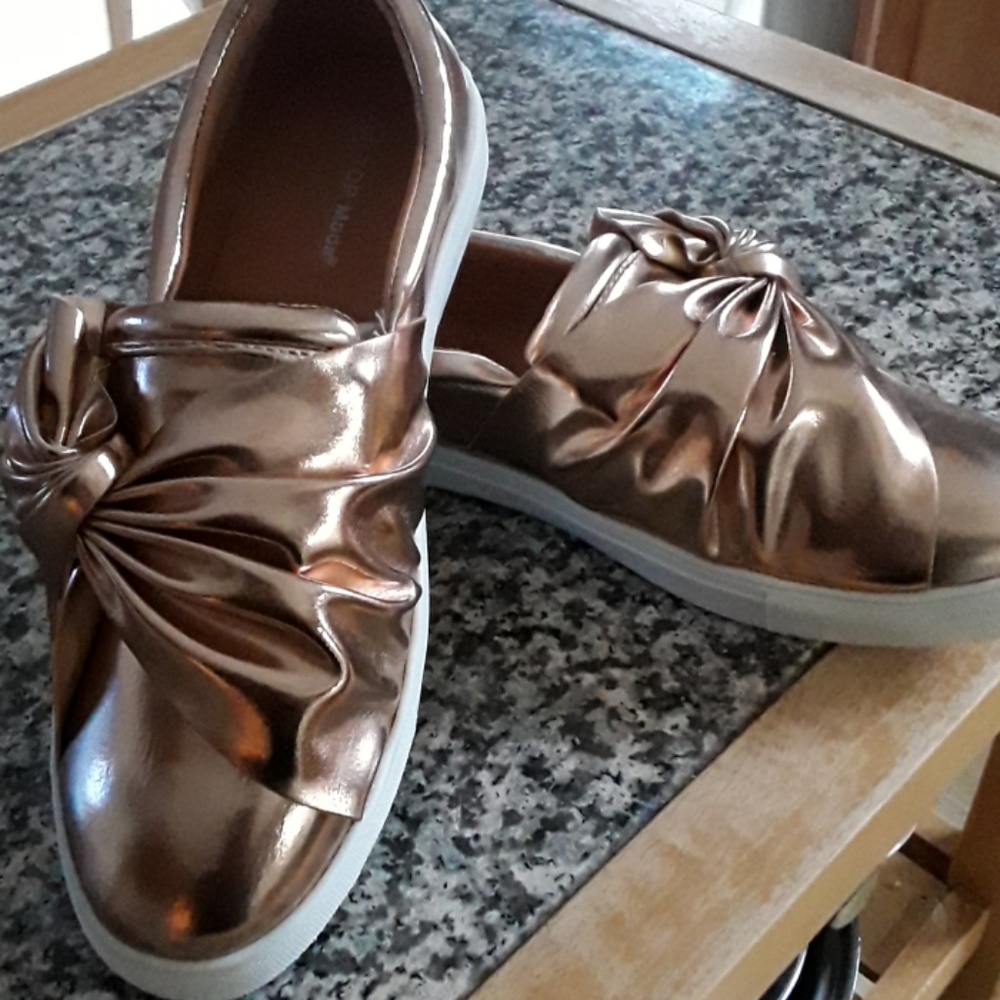 slip on sneakers